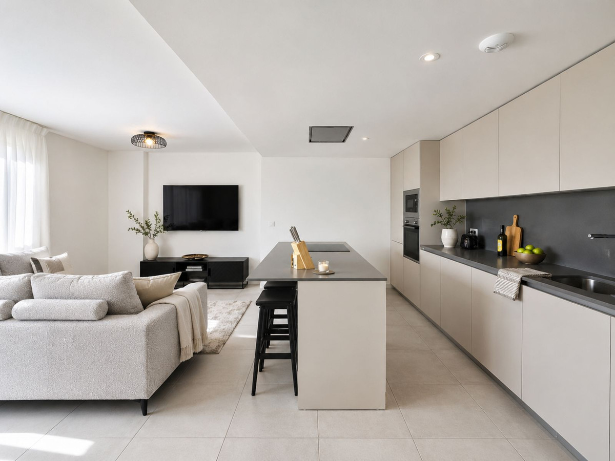 Piso de 3 Dormitorios y 2 Baños en venta en Nueva Milla de Oro, Estepona