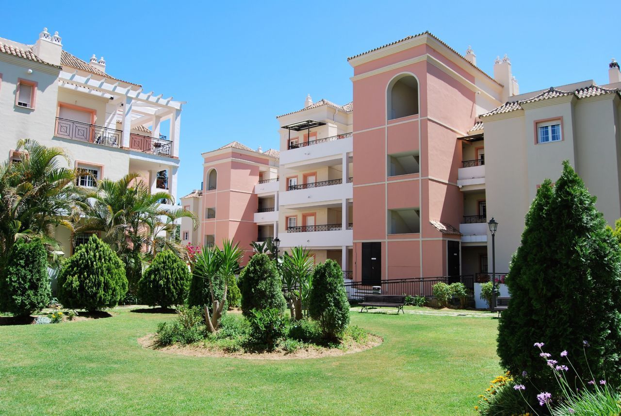 Piso de 3 Dormitorios en venta en Nueva Andalucía, Marbella
