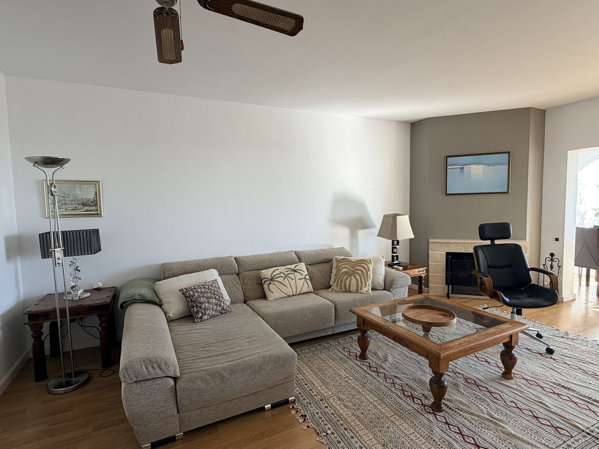 Piso de 2 Dormitorios en venta en La Quinta, Benahavís