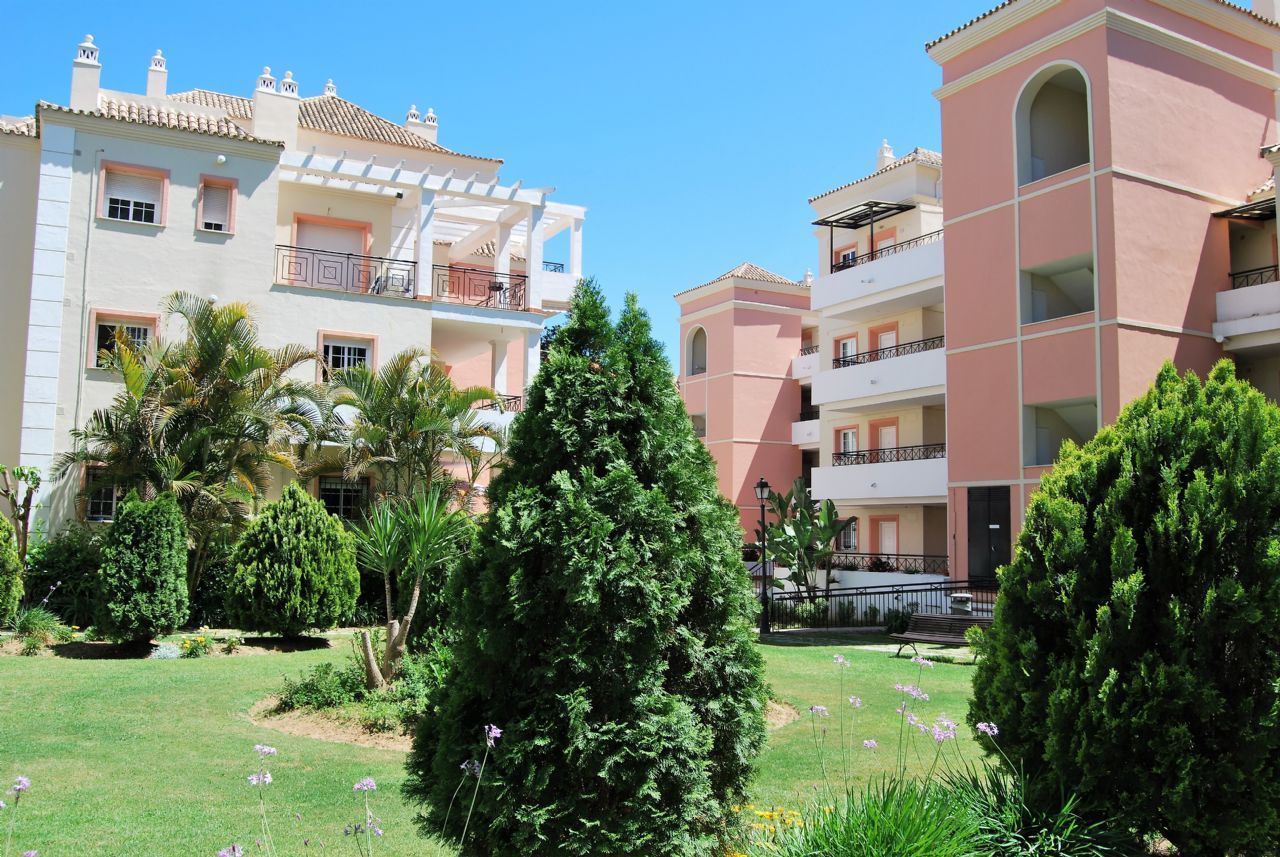 Piso de 3 Dormitorios en venta en Nueva Andalucía, Marbella