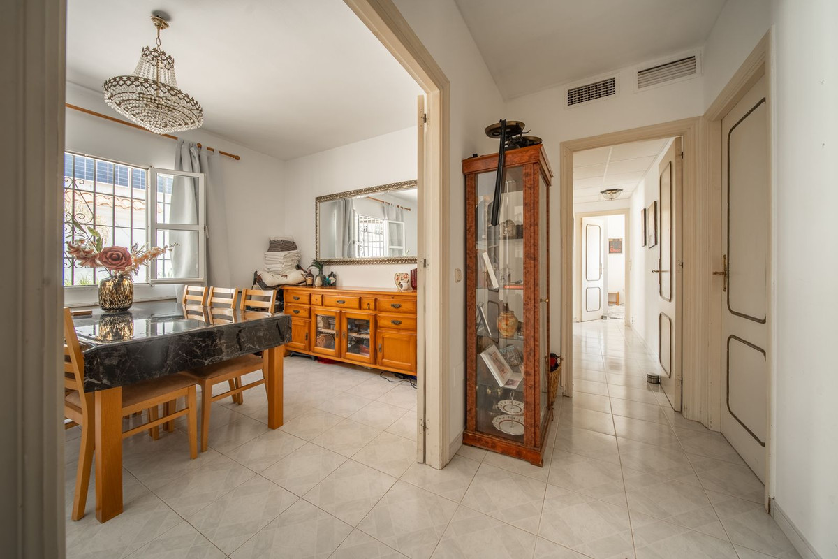 Casa de 9 Dormitorios en venta en El Coto, Mijas