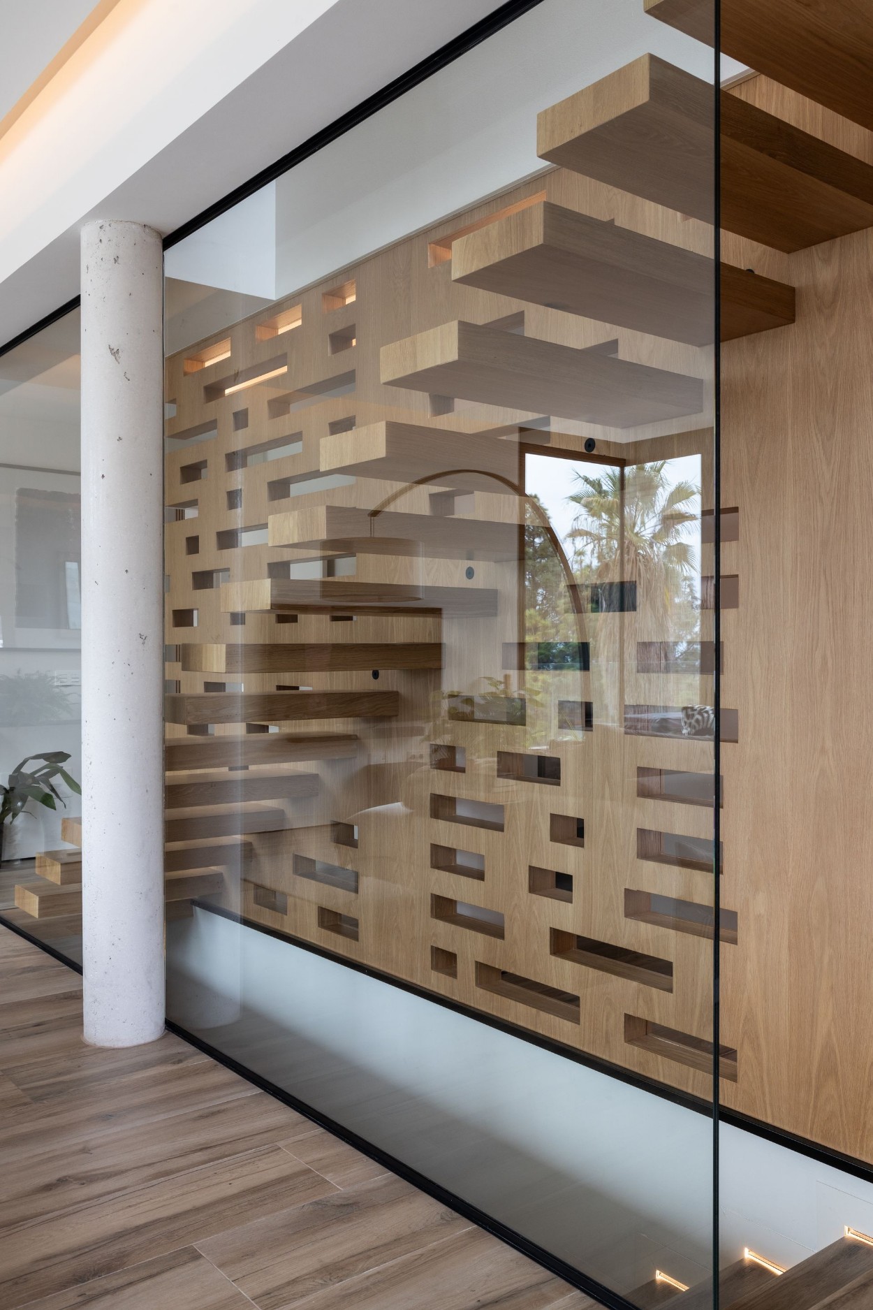 Casa de 4 Dormitorios en venta en Puerto de la Torre, Málaga