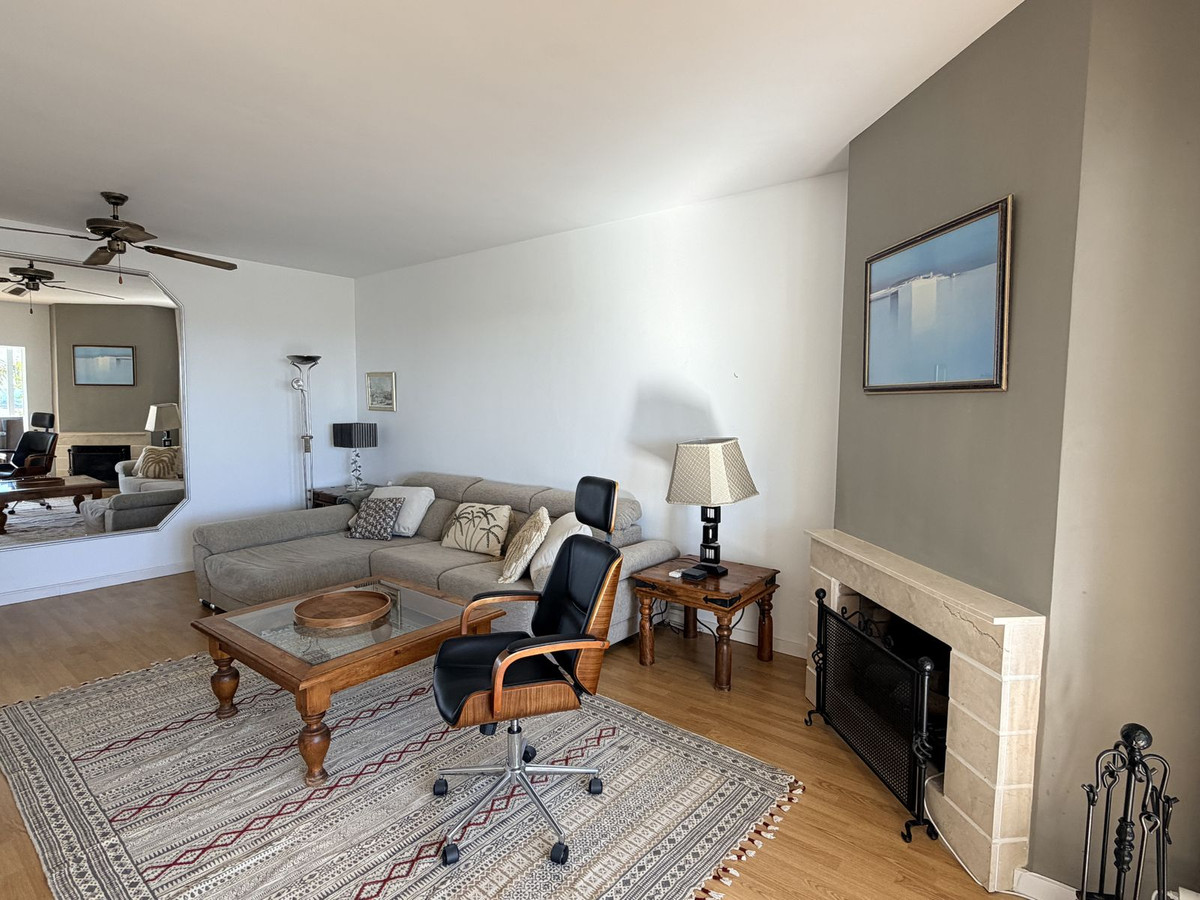 Piso de 2 Dormitorios en venta en La Quinta, Benahavís