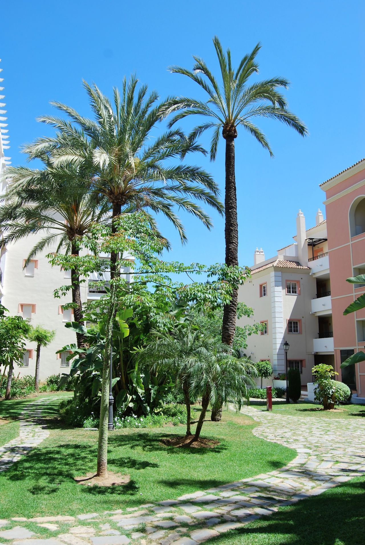 Piso de 3 Dormitorios en venta en Nueva Andalucía, Marbella