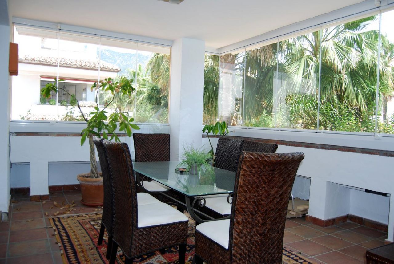 Piso de 3 Dormitorios en venta en Milla de Oro, Marbella