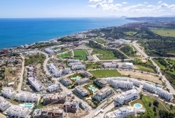 3 спални, 2 бани - Апартамент за продажба в La Alqueria, Estepona