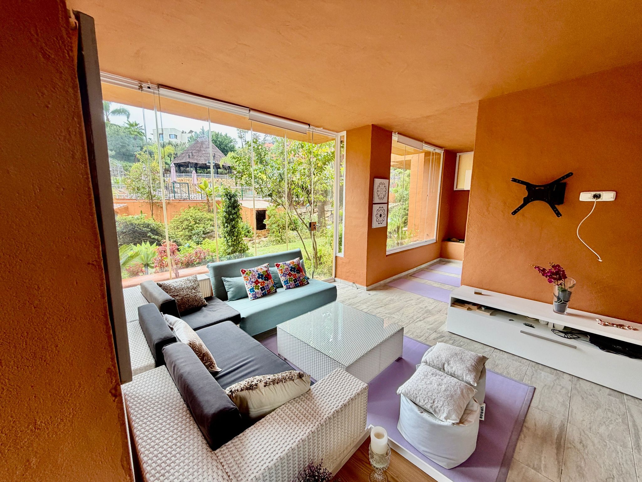 Piso de 3 Dormitorios en venta en Nueva Andalucía, Marbella