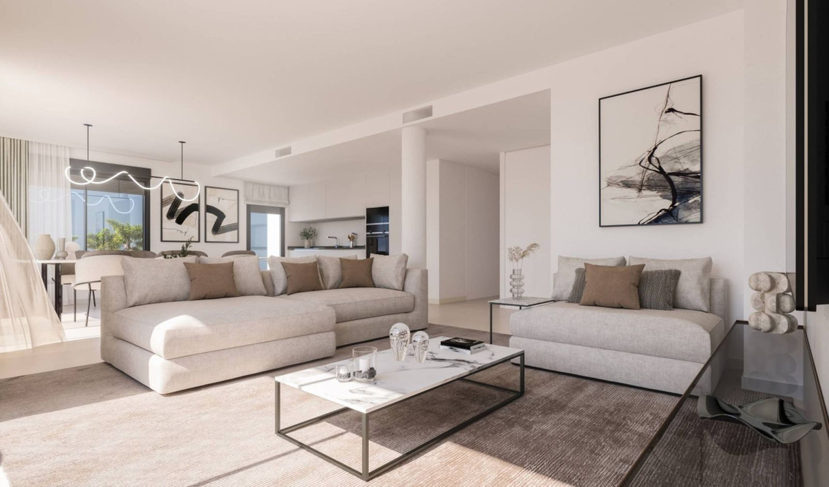 Ático de 3 Dormitorios y 2 Baños en venta en Estepona