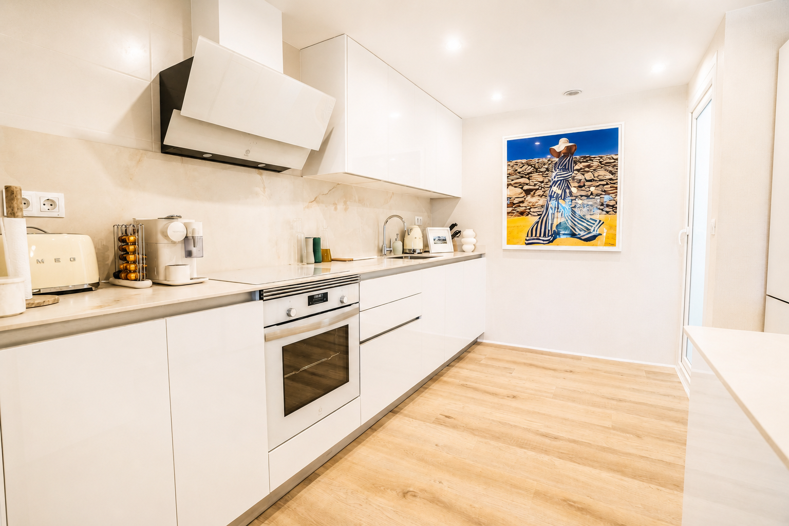 3 Bed, 2 Bath - Apartment for Sale in Nueva Andalucia, Marbella