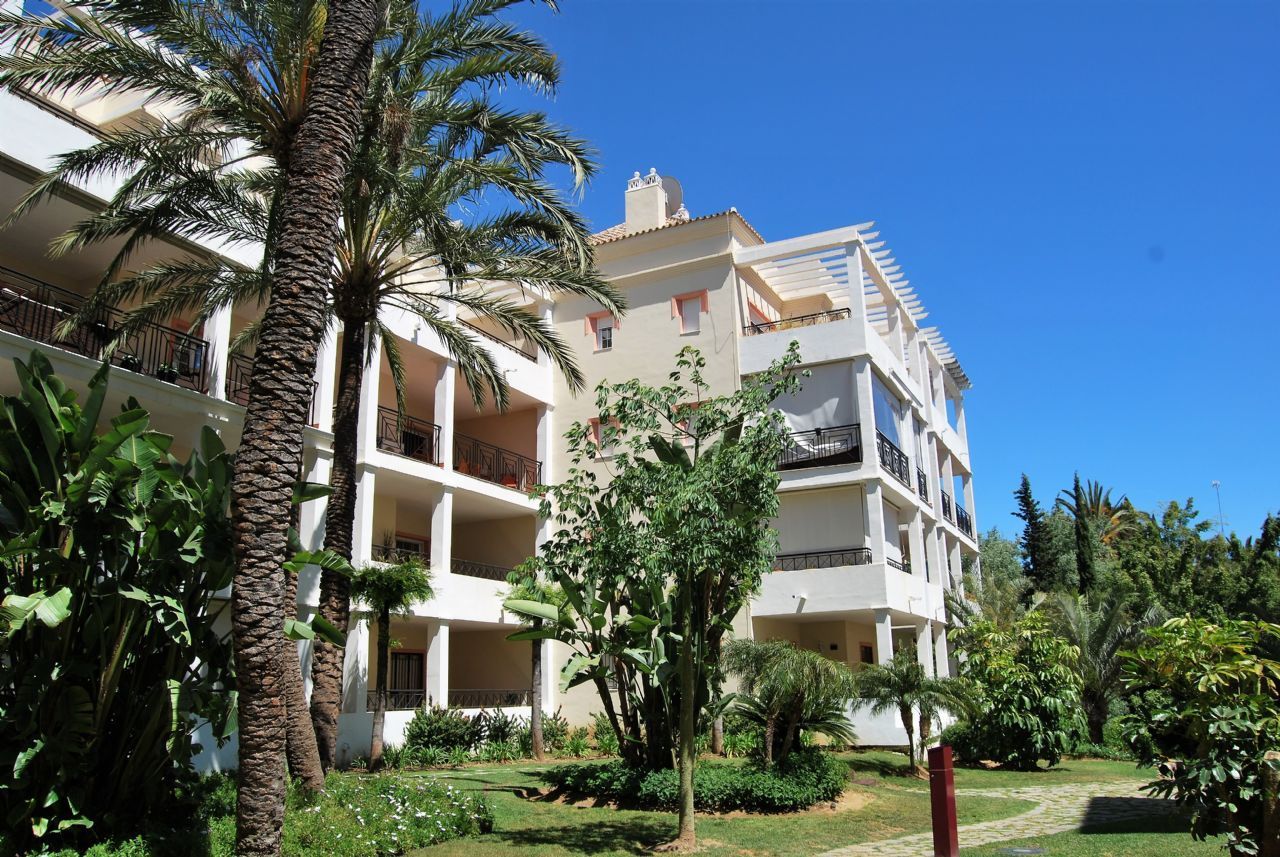 Piso de 3 Dormitorios en venta en Nueva Andalucía, Marbella