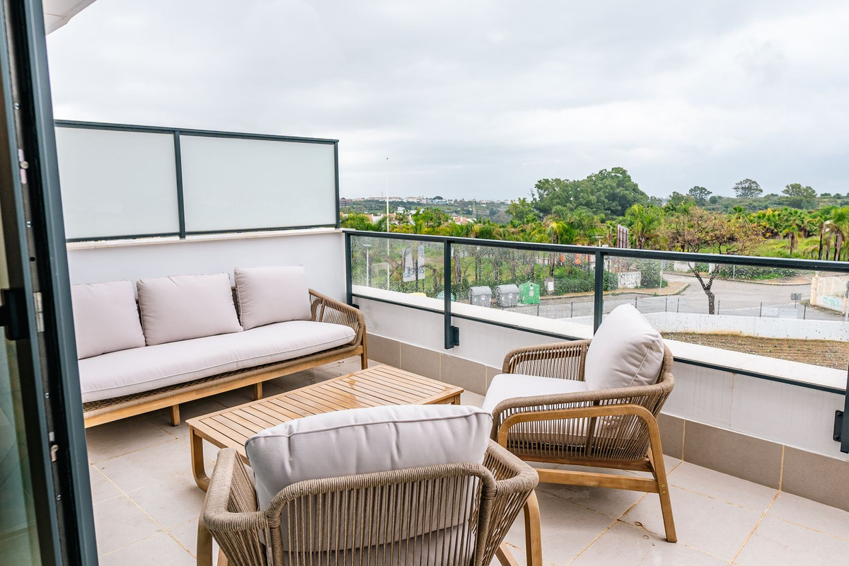 Piso de 2 Dormitorios y 2 Baños en venta en Nueva Milla de Oro, Estepona