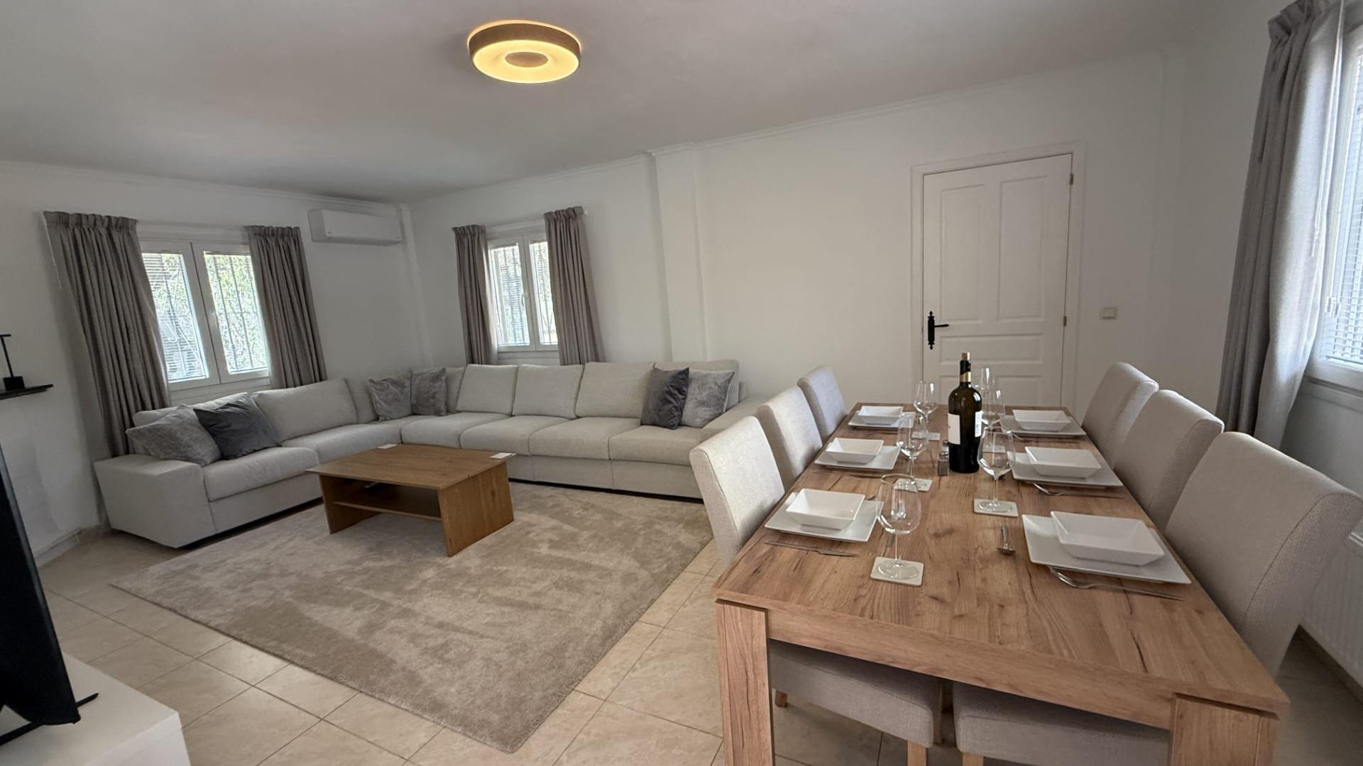 Casa de 4 Dormitorios y 3 Baños en venta en El Faro, Mijas