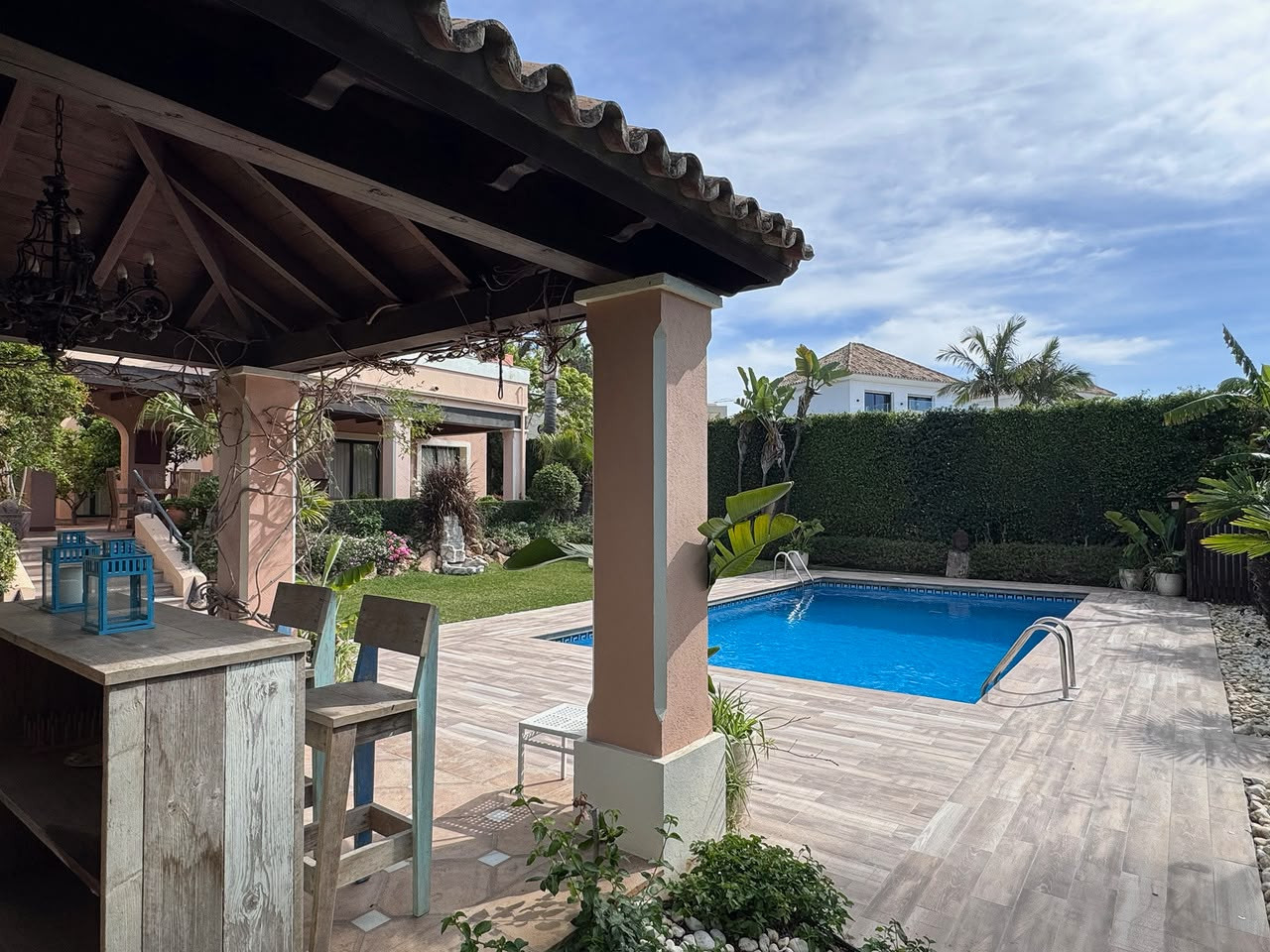 Casa de 5 Dormitorios y 7 Baños en venta en Bahía de Marbella