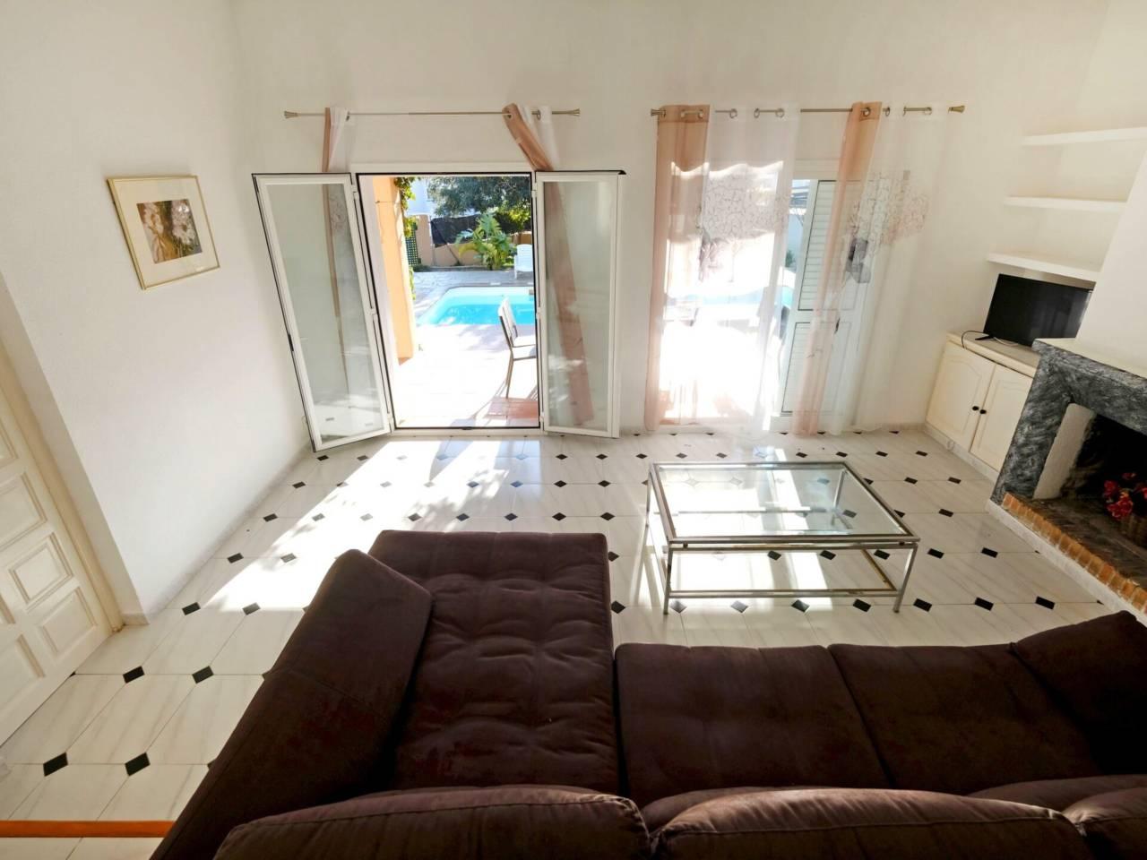Casa Adosada de 4 Dormitorios en venta en Alcanar