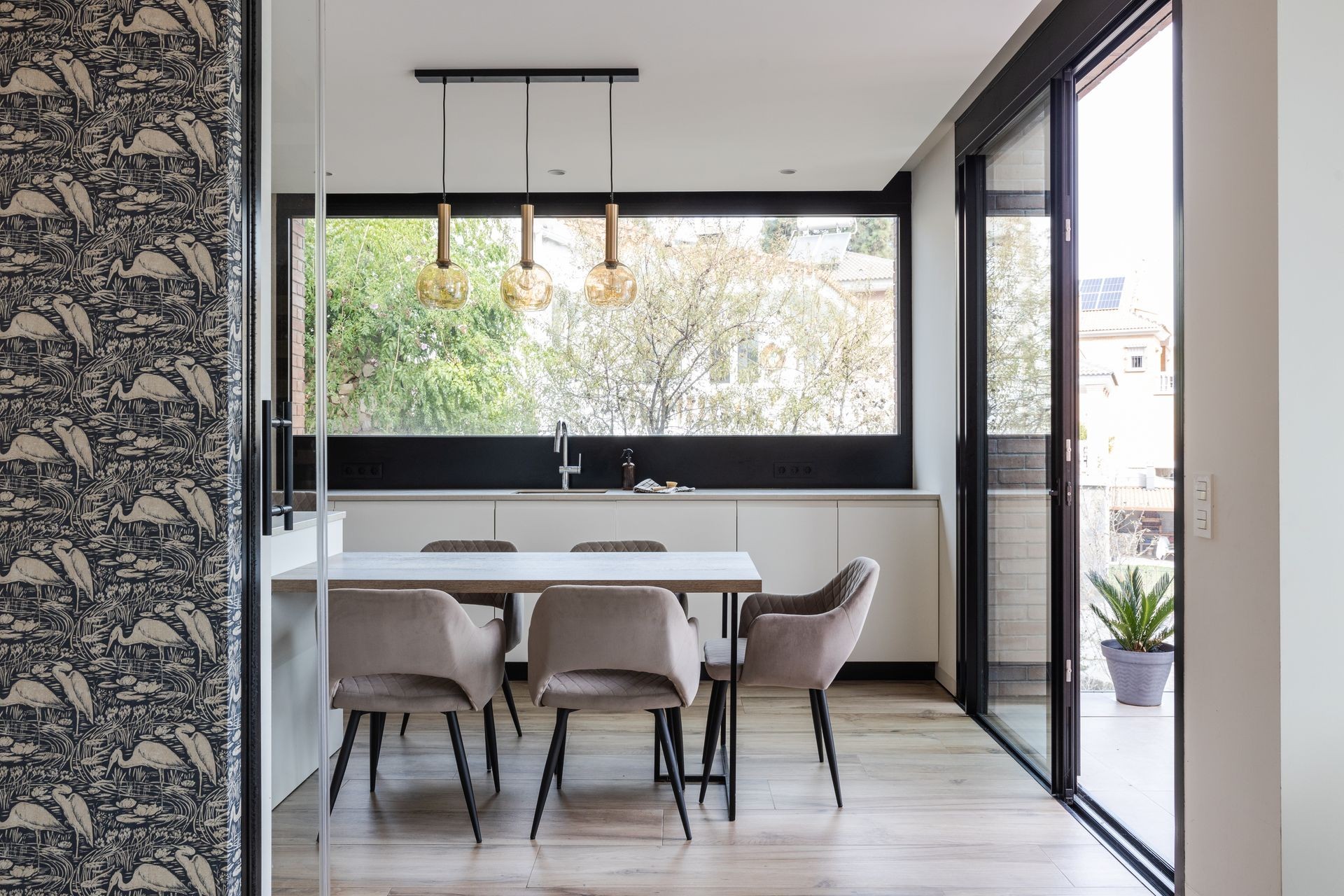 Casa de 4 Dormitorios en venta en Puerto de la Torre, Málaga