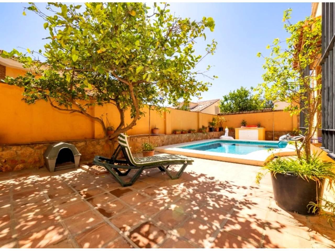Casa de 5 Dormitorios y 4 Baños en venta en Benalmádena Costa