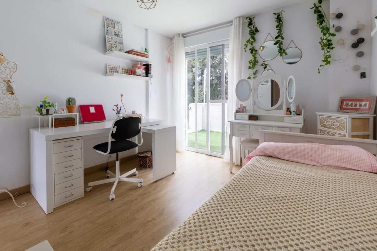 Casa Adosada de 3 Dormitorios en venta en Nueva Andalucía, Marbella