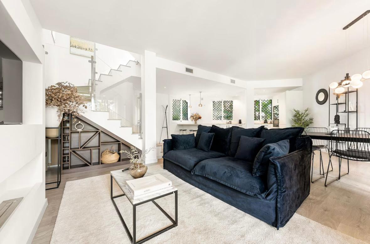 Casa Adosada de 3 Dormitorios en venta en Nueva Andalucía, Marbella
