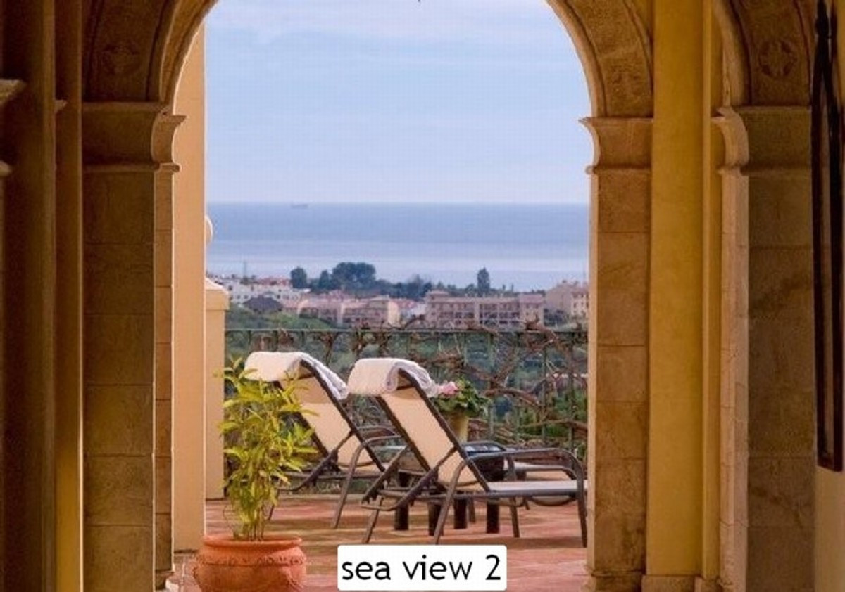 Casa de 8 Dormitorios en venta en Marbella