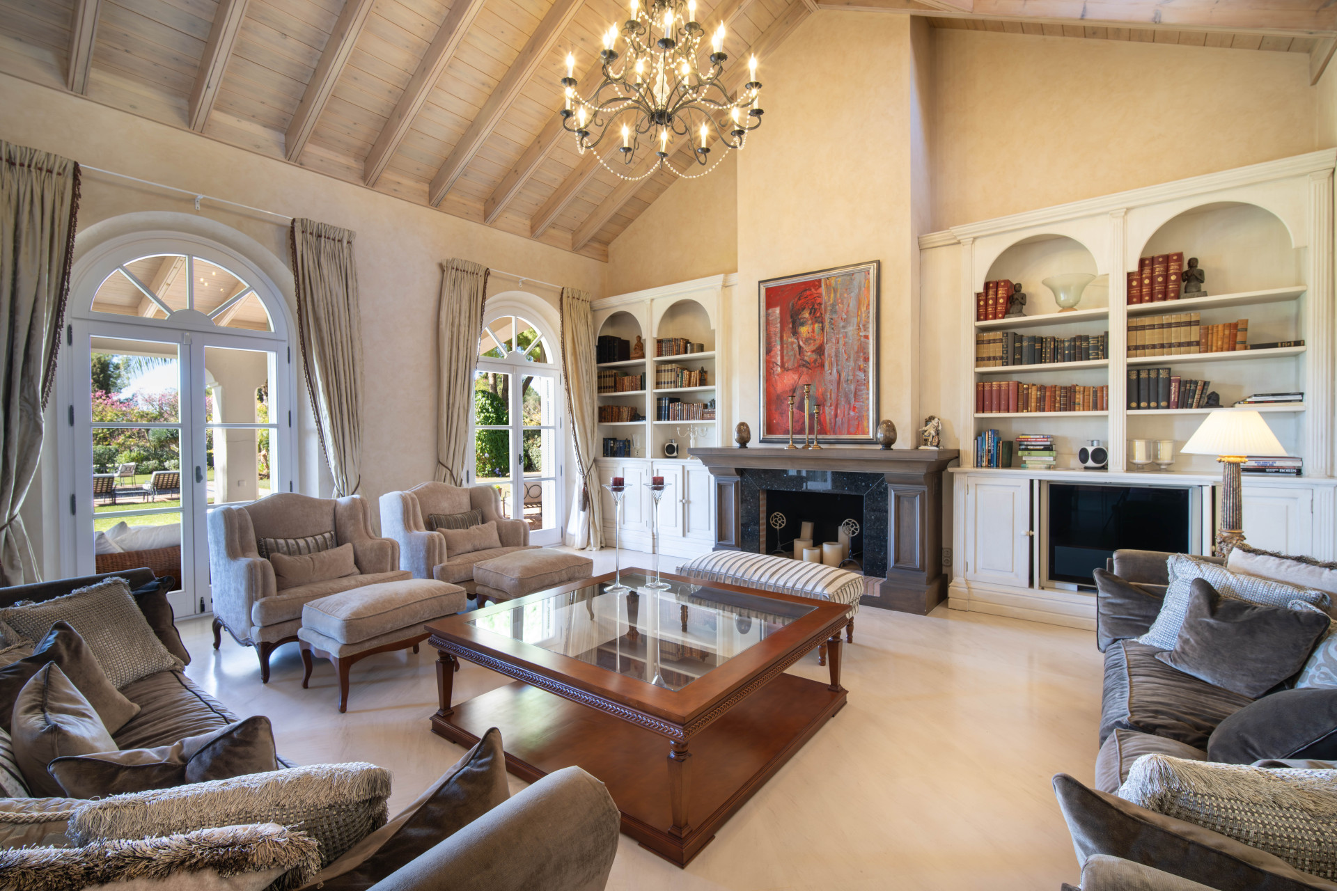 Casa de 5 Dormitorios en venta en Milla de Oro, Marbella