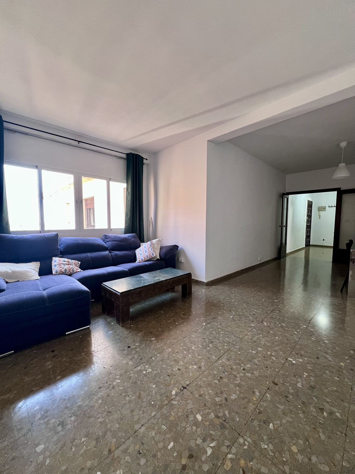 Piso de 3 Dormitorios y 2 Baños en venta en Marbella