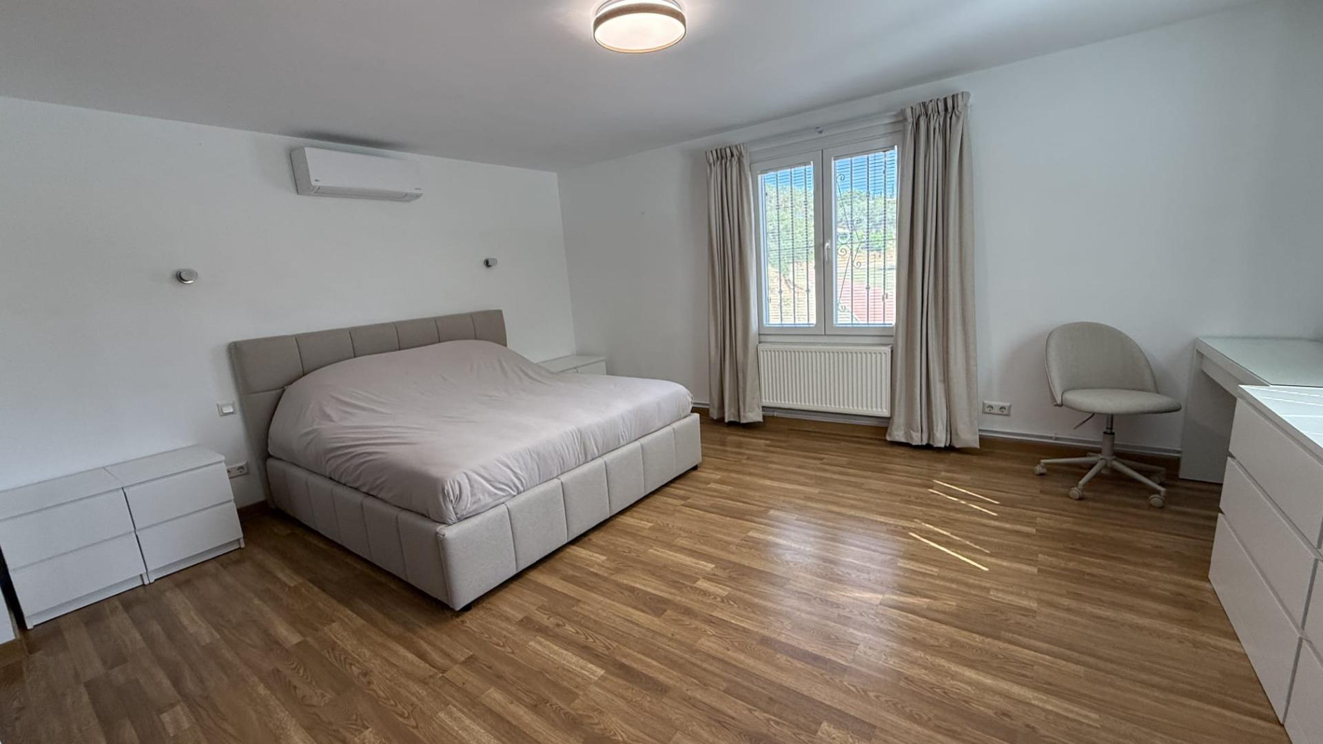 Casa de 4 Dormitorios y 3 Baños en venta en El Faro, Mijas