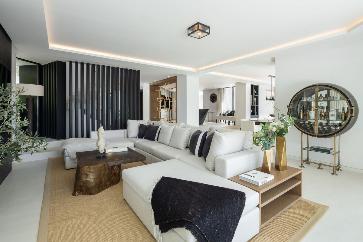 Casa de 5 Dormitorios y 6 Baños en venta en Benahavís