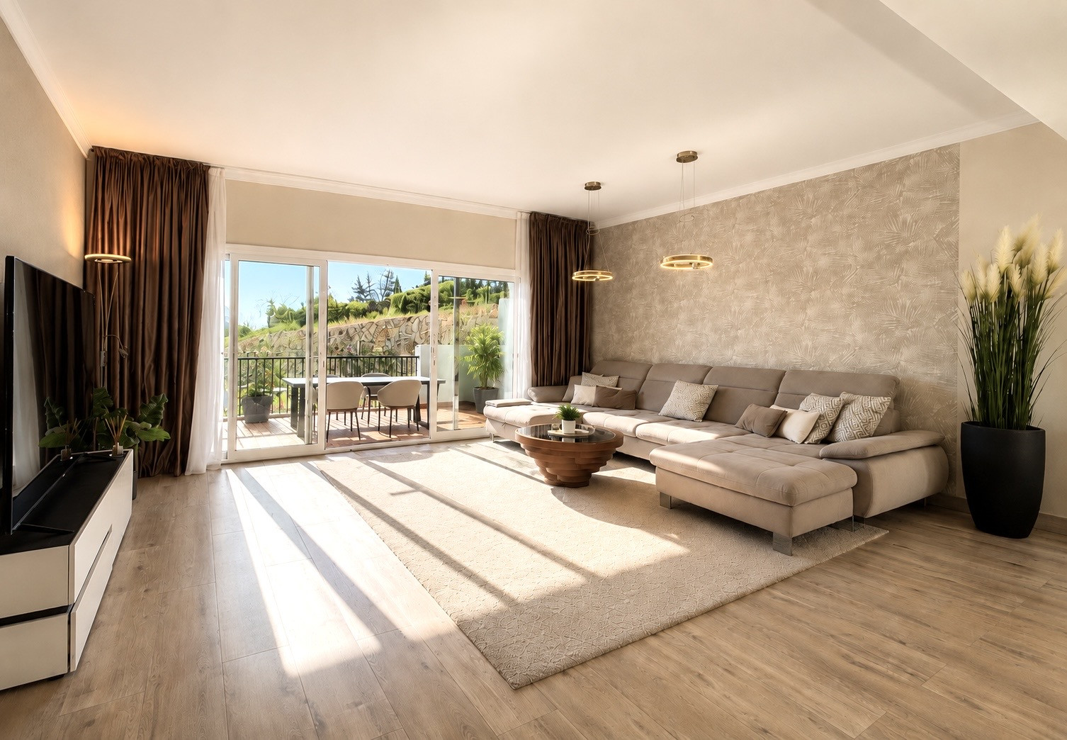 Ático de 2 Dormitorios y 2 Baños en venta en Benahavís