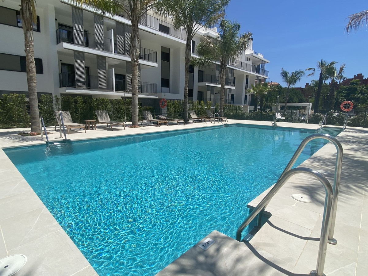 Piso de 3 Dormitorios en venta en Estepona