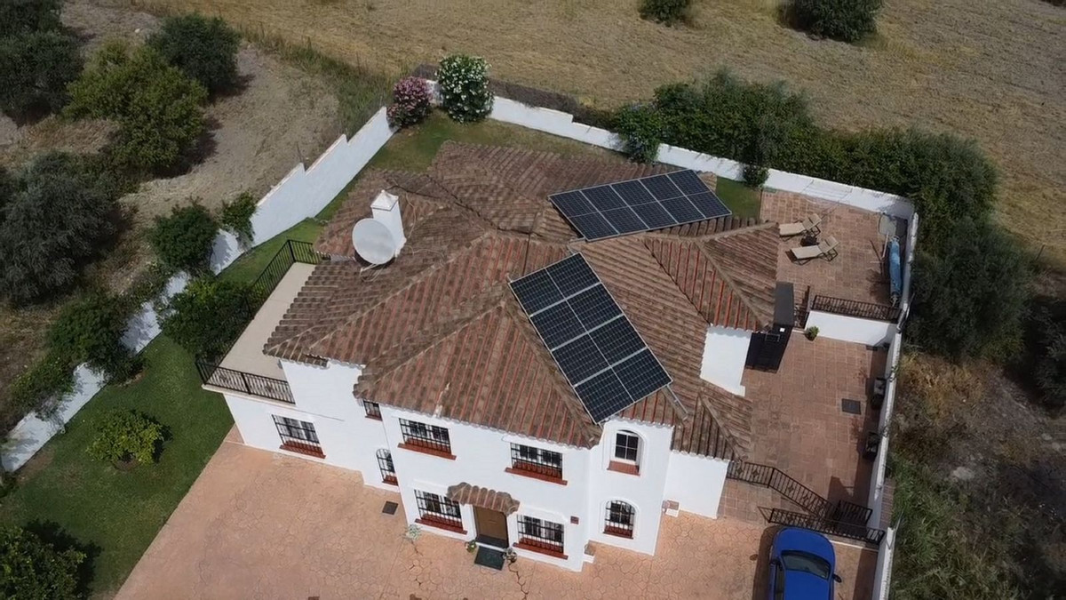 Casa de 4 Dormitorios y 4 Baños en venta en Alhaurin el Grande