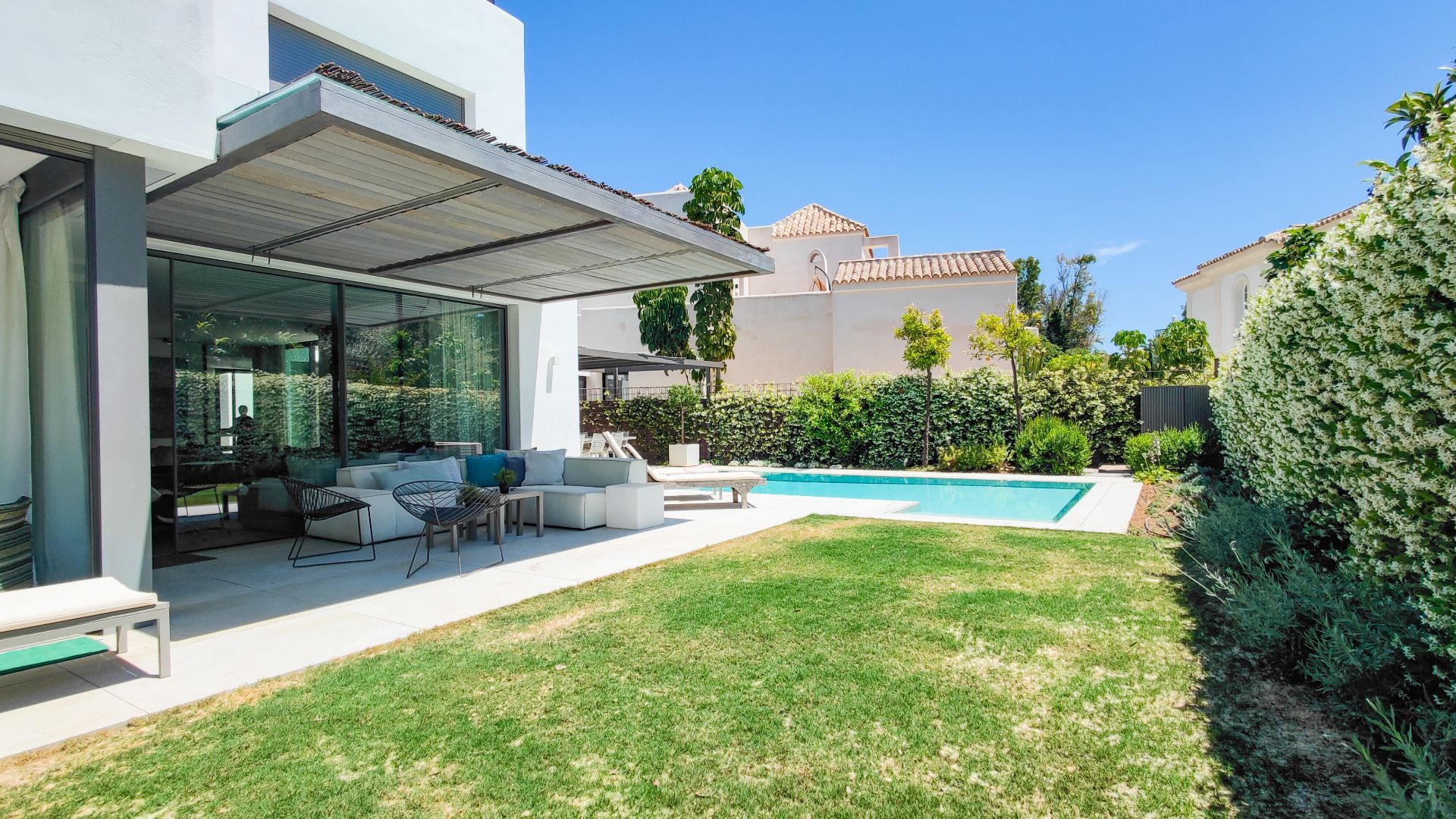 Casa de 5 Dormitorios y 6 Baños en venta en Milla de Oro, Marbella