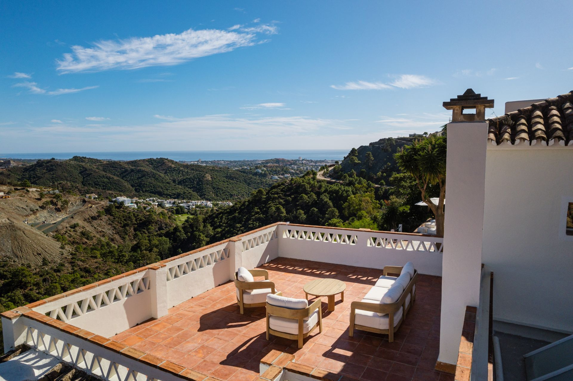 Casa de 6 Dormitorios en venta en El Madroñal, Benahavís