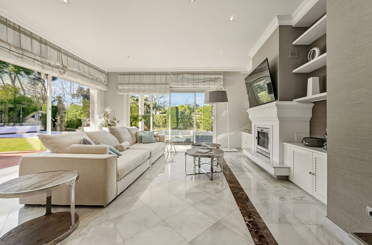 Casa de 5 Dormitorios en venta en Guadalmina Alta, San Pedro de Alcántara