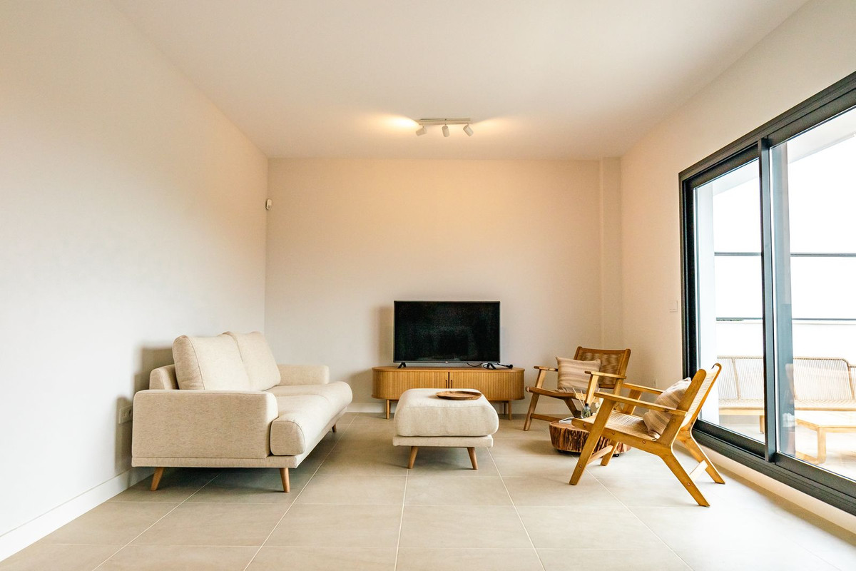 Piso de 2 Dormitorios y 2 Baños en venta en Nueva Milla de Oro, Estepona