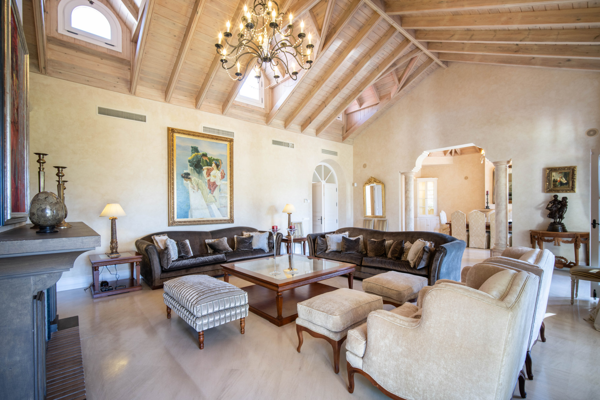 Casa de 5 Dormitorios en venta en Milla de Oro, Marbella
