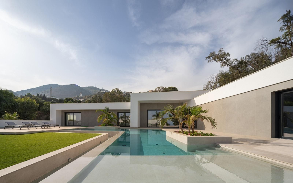 5 Slaapk., 5 Badk. - Villa te koop in Benalmadena Costa