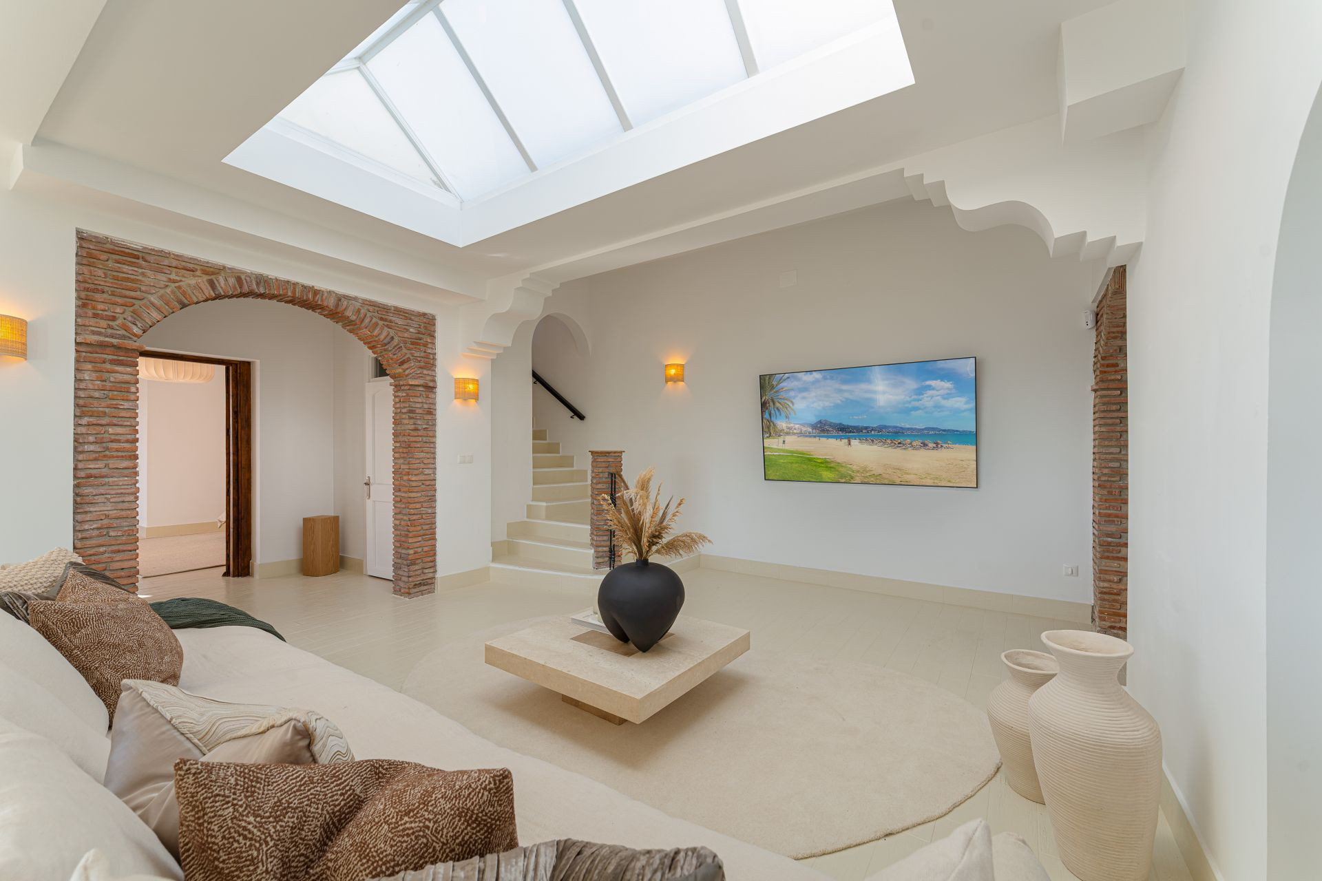 Casa de 6 Dormitorios en venta en El Madroñal, Benahavís