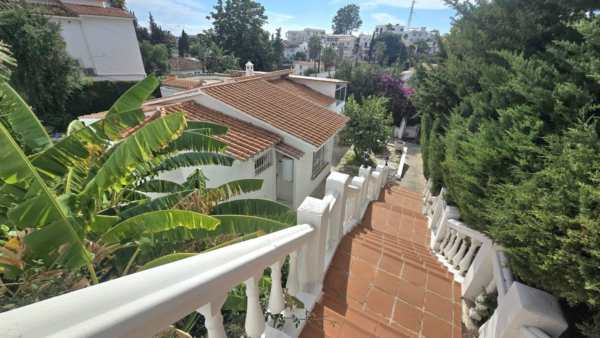 Casa de 3 Dormitorios y 2 Baños en venta en Nueva Andalucía, Marbella