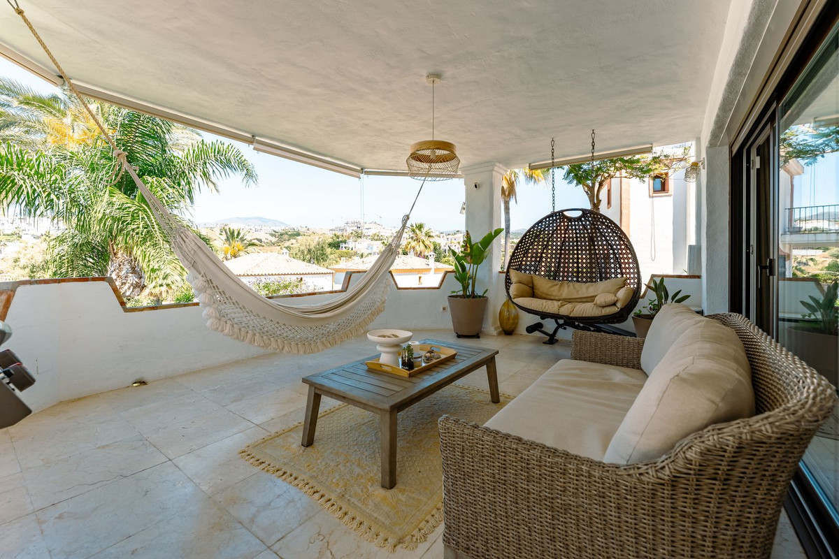 Casa de 4 Dormitorios y 4 Baños en venta en Nueva Milla de Oro, Estepona