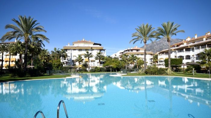 Piso de 2 Dormitorios en alquiler vacacional en Nueva Andalucía, Marbella