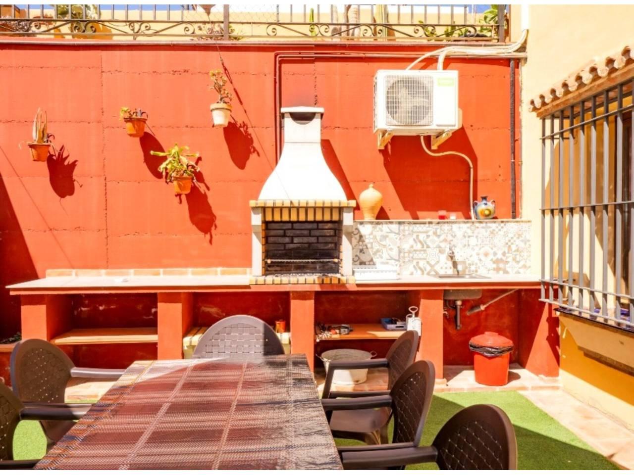 Casa de 5 Dormitorios y 4 Baños en venta en Benalmádena Costa