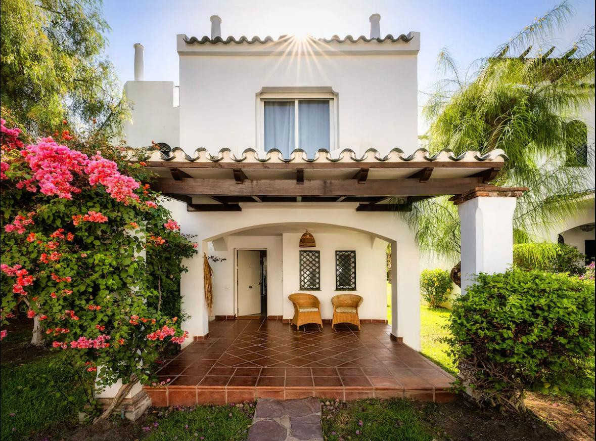 Casa Adosada de 3 Dormitorios en venta en Nueva Andalucía, Marbella