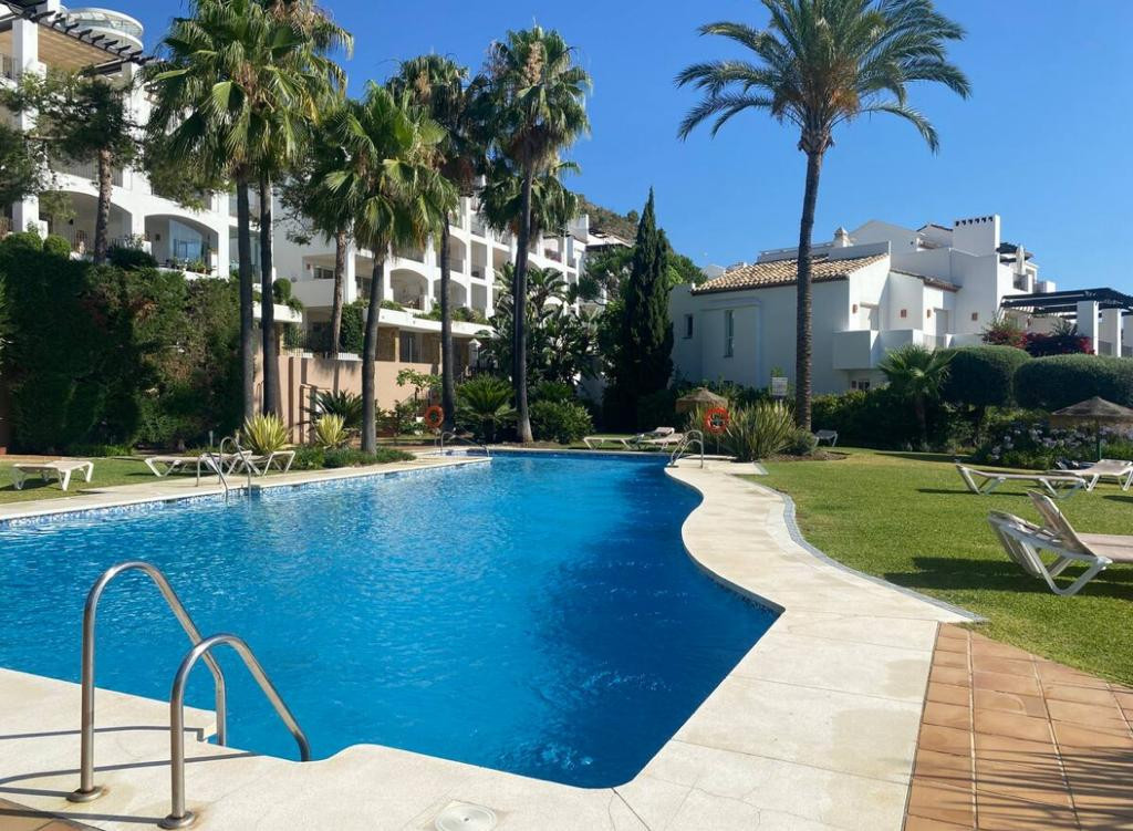 Piso de 3 Dormitorios y 2 Baños en venta en Benahavís