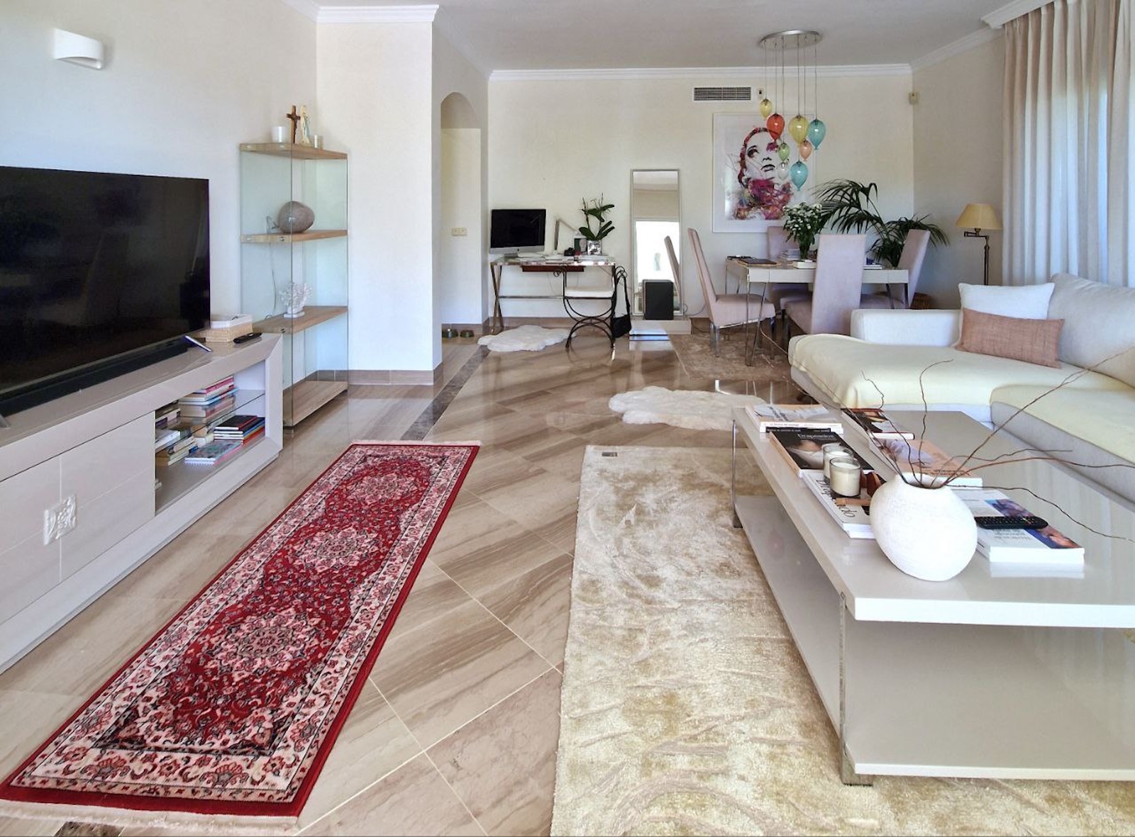 Piso de 2 Dormitorios en venta en Elviria, Marbella