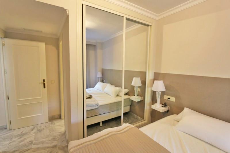 Piso de 2 Dormitorios en alquiler vacacional en Nueva Andalucía, Marbella