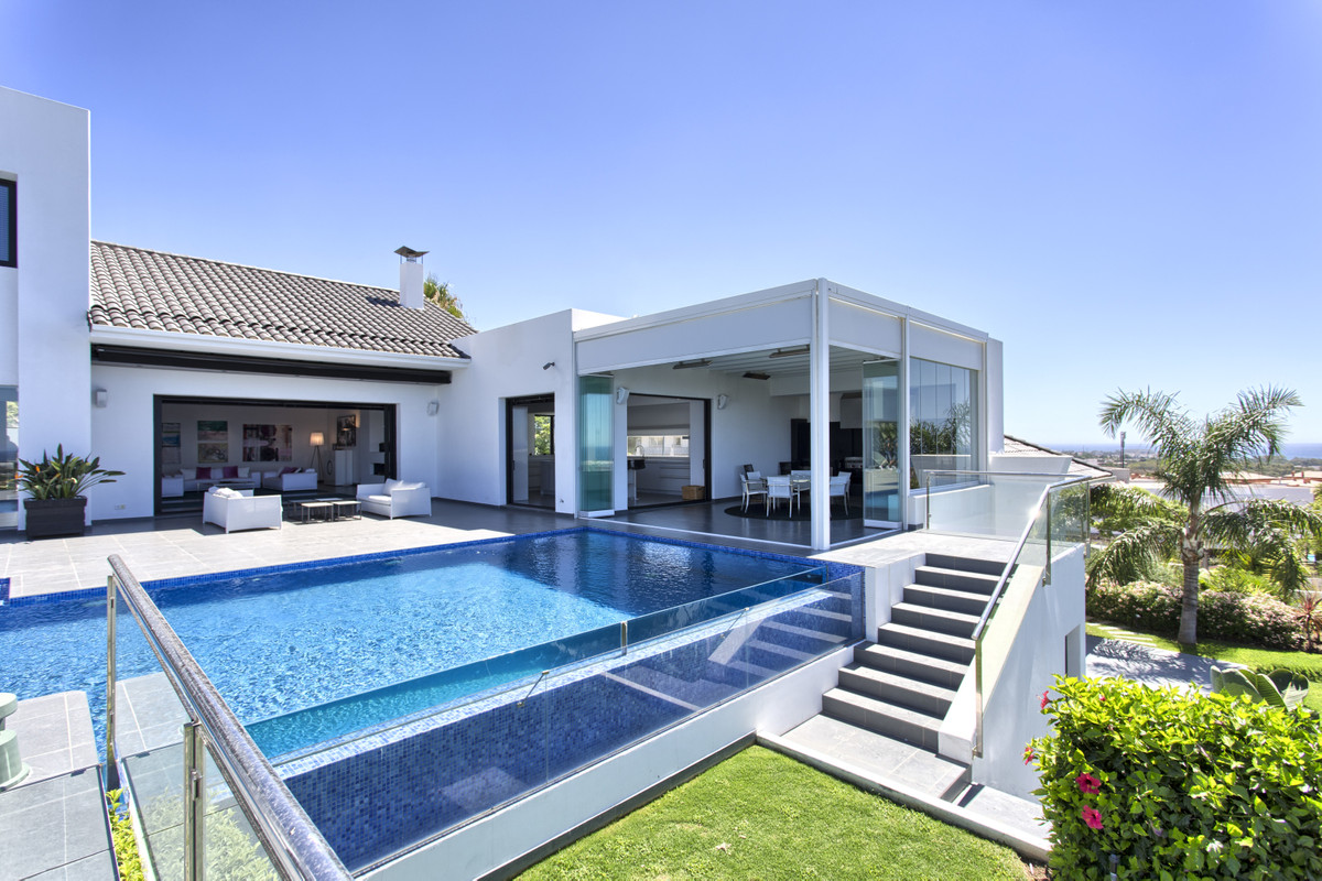 Casa de 5 Dormitorios y 5 Baños en venta en Los Flamingos, Benahavís