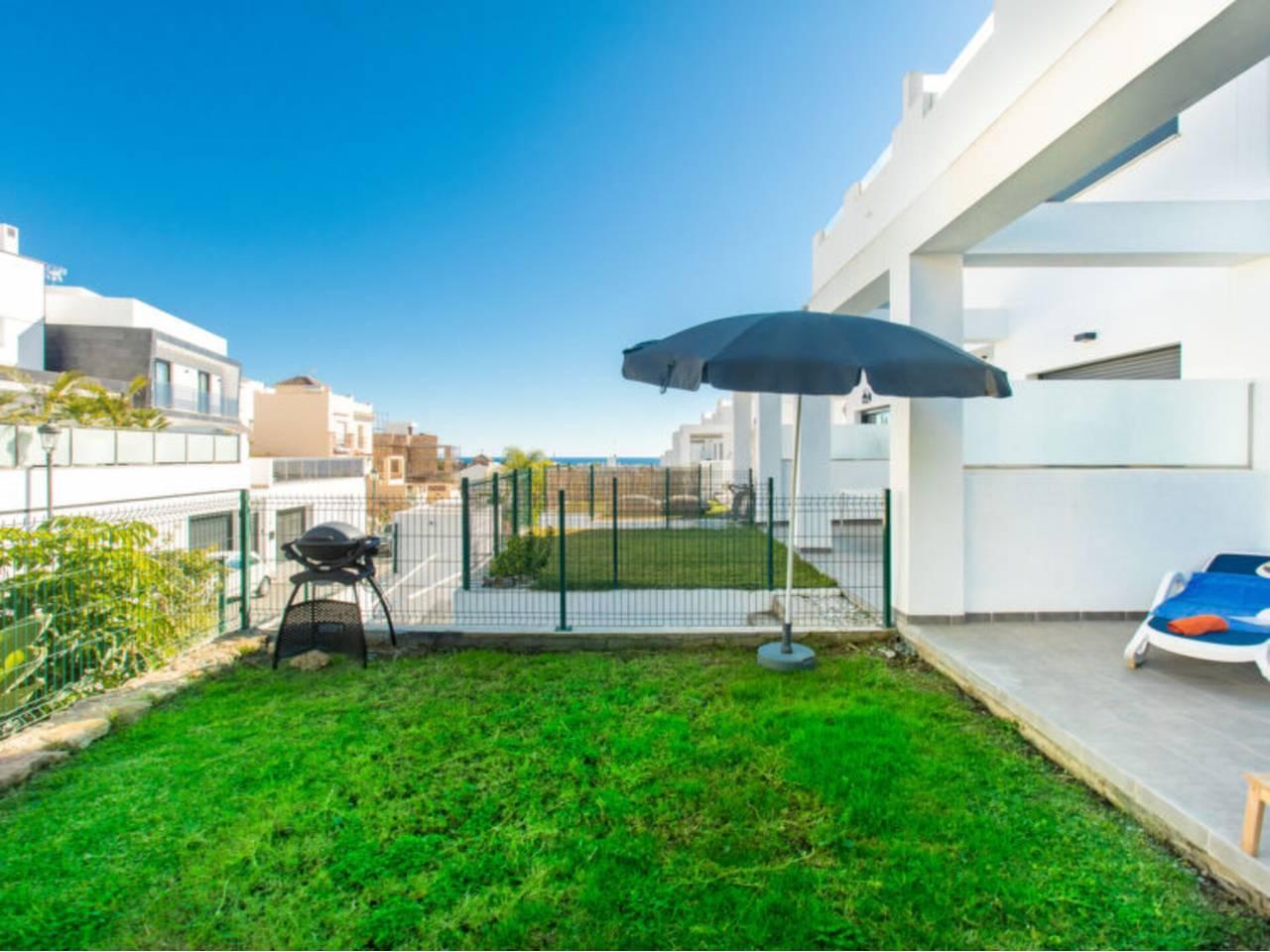 Casa Adosada de 3 Dormitorios y 2 Baños en venta en Nerja