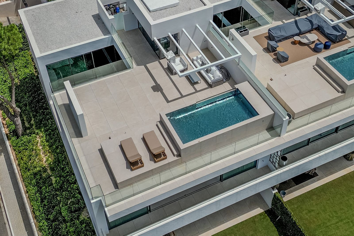 Casa de 4 Dormitorios y 5 Baños en venta en Puerto Banús