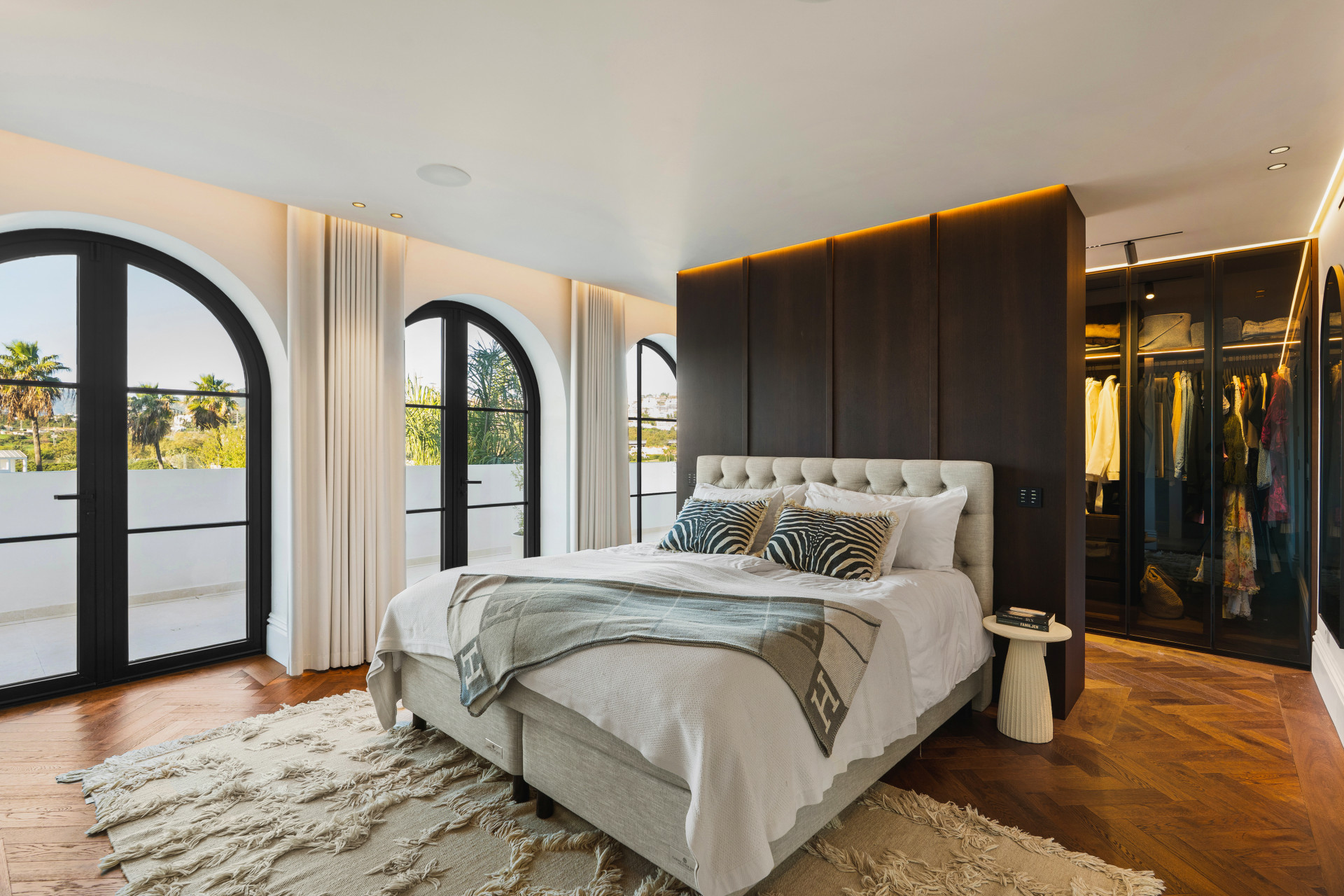 Casa de 6 Dormitorios y 6 Baños en venta en Nueva Andalucía, Marbella