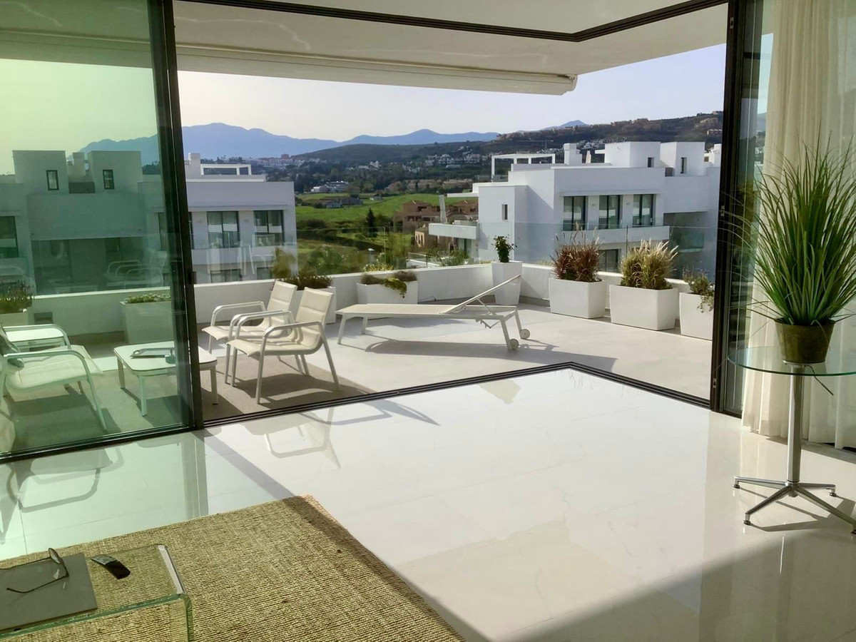 Piso de 3 Dormitorios en venta en Estepona